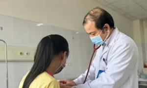Bé hai tháng tuổi mắc giang mai