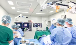 Mổ não và tủy sống bằng robot AI
