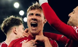 Hojlund xúc động khi được huyền thoại Man Utd động viên Hojlund xúc động khi được huyền thoại Man Utd động viên