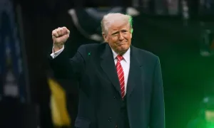 Ông Trump được chào đón nồng nhiệt khi đi xem đấu vật