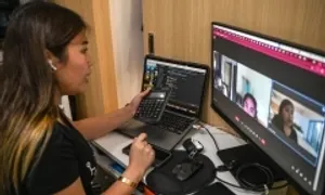 Nghề trợ lý từ xa giúp nhiều phụ nữ Philippines thoát nghèo