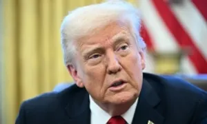 Lý do ông Trump tha thứ cho cố vấn trong bê bối lộ nhóm chat