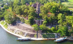 11 điểm đến tôn giáo ấn tượng tại Việt Nam 11 điểm đến tôn giáo ấn tượng tại Việt Nam