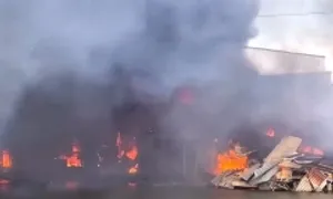 Cháy dãy nhà ven sông ở TP Rạch Giá Cháy dãy nhà ven sông ở TP Rạch Giá