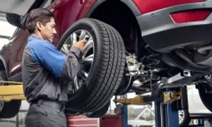 Người Mỹ được khuyến cáo sửa xe trước khi thuế tăng