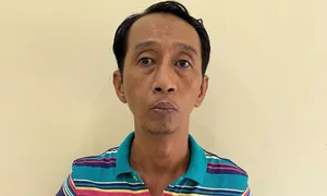 Băng nhóm thu tiền bảo kê các tiểu thương Chợ Lớn bị bắt Băng nhóm thu tiền bảo kê các tiểu thương Chợ Lớn bị bắt