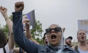 Hàng nghìn người Mỹ biểu tình phản đối ông Trump Hàng nghìn người Mỹ biểu tình phản đối ông Trump