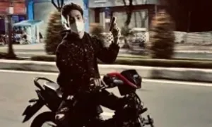 Bị phạt 16 triệu đồng vì 'đi xe máy ngông nghênh', thách thức công an Bị phạt 16 triệu đồng vì 'đi xe máy ngông nghênh', thách thức công an