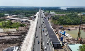 TP HCM đặt mục tiêu nửa cuối năm tăng trưởng trên 10% TP HCM đặt mục tiêu nửa cuối năm tăng trưởng trên 10%