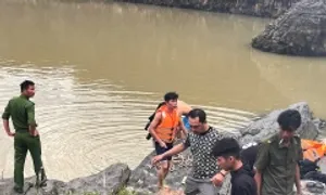 Ba thanh niên gặp nạn dưới hồ