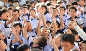 Không khí khai giảng rộn ràng khắp cả nước