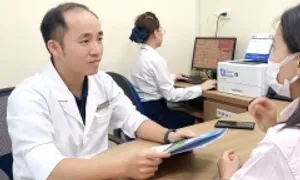 Vì sao phụ nữ mãn kinh dễ nhiễm trùng tiết niệu? Vì sao phụ nữ mãn kinh dễ nhiễm trùng tiết niệu?