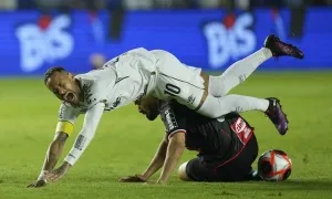 Neymar bị tố nghiện rượu, thức khuya chơi game Neymar bị tố nghiện rượu, thức khuya chơi game