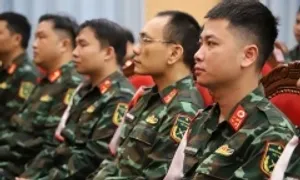 45 bác sĩ quân y hỗ trợ ba tỉnh ngập nặng